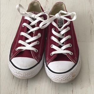 Maroon Converse Chuck Taylor size 3